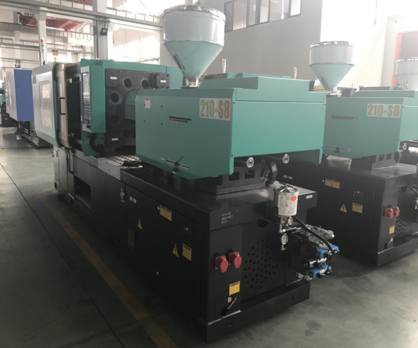 Máquina de poupança de energia 210T da modelação por injeção do cilindro dobro - funil 430G de aço inoxidável